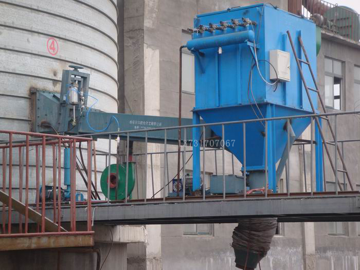 四川水泥廠定購(gòu)的UF單機(jī)布袋除塵器今日已發(fā)貨 四川水泥廠定購(gòu)的UF單機(jī)布袋除塵器今日已發(fā)貨